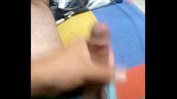 Preview 2 of Sexcremmom - Masturbando na madrugada no sof&aacute_
