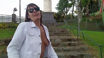 Preview 3 of Alex Full Move - Gostosa dos seios lindos fazendo sexo e exibicionismo em famoso ponto tur&iacute_stico