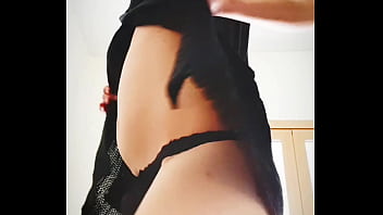 Preview 3 of Hot Urine Ex - AlexaSantana dancing and feeling sexy... who wants to roll with me?