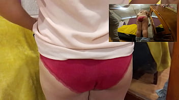 Preview 2 of Xxx Hd Giret Mom - MILF es manoseada a cambio de dinero