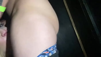 Preview 4 of Stori Sxxy Video - BOY TATUADO METENDO BEM FORTE NA CABINE DO CINEMA AT&Eacute_ JORRAR O LEITE NA MINHA CARA