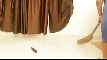 Preview 1 of Hinh Sex Chim Non - Bengali maid showing nude