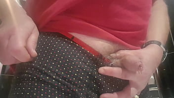 Preview 4 of Sistr Fuck Mum Com - Early morning piss