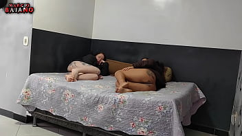 Preview 1 of Ficklady - CREAMPIE ANAL PARA BUNDA DE DUAS GOSTOSAS COM FRIO
