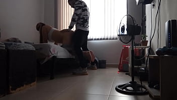 Preview 2 of Lp Anal Police - Sorprend&iacute_ al repartidor al pagarle con mi culo porque no tuve dinero para pagar el pedido