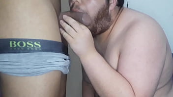 Preview 1 of Skcurt - TBT Seguran&ccedil_a do Banco Engatou e meteu at&eacute_ gozar bareback na minha bunda gorda