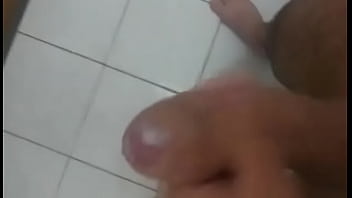 Preview 3 of Fingering A Bf - Gozei dentro do banheiro