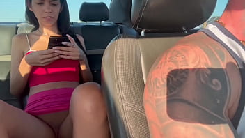 Preview 1 of Two Man Grip Xxx - Novinha Teve Que Dar O Cuzinho Para Pagar O Uber