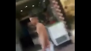 Preview 1 of Widz Porn Com - capoerista hetero de pau duro na rua