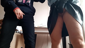 Preview 2 of Seachtaxista Se Masturba - I masturbate with my hot milf