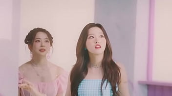 Preview 3 of Ass Moven Coco - Loona flip that MV