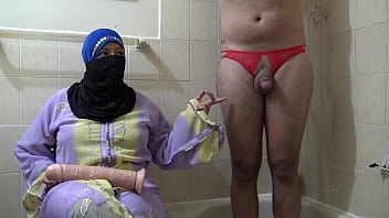Preview 1 of Hasband Wife And Dugather - Big Ass Cuckold Arab Wife From Egypt Wants Anal Sex