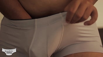 Preview 2 of Girl Sex Dog Hard Core - Cueca Lycra batendo punheta de Boxer branca.