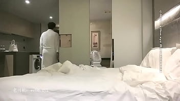 Preview 2 of Savita Vadi - 探花郎李寻欢极脱下内裤直接在包房地上干720P清晰 无套爆插到床上内射