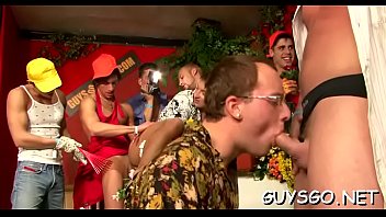 Preview 4 of Dice Echamelos En La Cara - Lustful men go absolutely wild