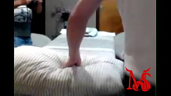 Preview 1 of Cfnm Femdom Handjob Cumshots - Massagem no Caminhoneiro de passagem (Completo no RED)