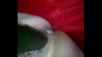 Preview 4 of Whatsapp Antifaz - Jugando con el pepino