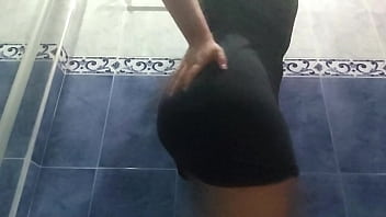 Preview 2 of Gym Xxxx Hd - Culo de mi madrastra grabado por camara en su ba&ntilde_o