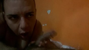 Preview 3 of Bite Cock Finish - Chupando gostoso o amigo aqui do x v&iacute_deos