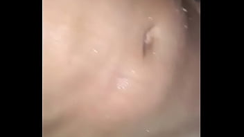 Preview 3 of Teen Lesbian Asseaters - Meu Primo esqueceu o celular e olha o que eu achei!