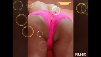 Preview 1 of Big Fukle Videw - Exhibiendo lindo Bikini Rosa Fluorescente.