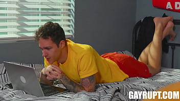 Preview 1 of Wc Boy Pissing - Unlikely Connection Jayden Marcos,  Sam Ledger