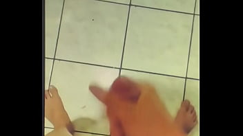 Preview 1 of 1st Time Video Rsl - NOVINHO SUPER DOTADO BABANDO MUITO