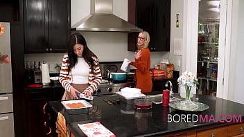 Preview 1 of Pening Girl Porn - Thanksgiving (A Time For Freeuse Family To Cum Together)