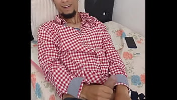Preview 2 of Xxx Pelaito - me graban mientras veo porno y me hago una rica paja  misterio19cm