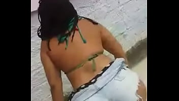 Preview 2 of Indian Girl Fussy Licking - Gordinha del&iacute_cia rebolando