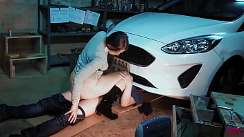 Preview 2 of Xx Vidio Korya - Slutty Customer Bangs Her Mechanic - Car Repair for Pussy - Alessia Caliente