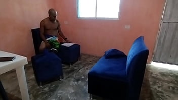 Preview 2 of Bbw Granny Slave - Seduzco a mi padrastro pervertido con mi culo para que acabe dando una buena cogida con su polla dura