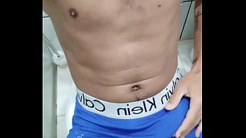 Preview 1 of Unty Nuru Massage - Sem nada pra fazer...vamos bater uma
