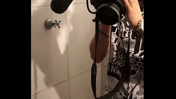 Preview 3 of 3 Ledis Cute - Primeira Cena da novinha ga&uacute_cha - Senhorita Ruiva em Oral Total com o Diretor Gozador 19 - Cenas dos bastidores - Gravado no Private Club PoA