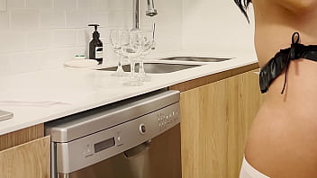 Preview 1 of Saxy Vadu - I offer extra money to the maid for a special service.