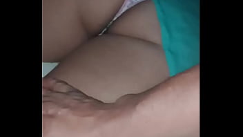 Preview 2 of Teen Boy Drunk - Esposa deitada de calcinha