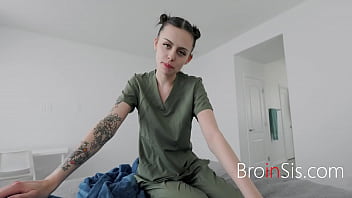 Preview 1 of Waching Hot Mother - Petite Stepsis In Nurse Costume Rides Me With Her Bubble Butt
