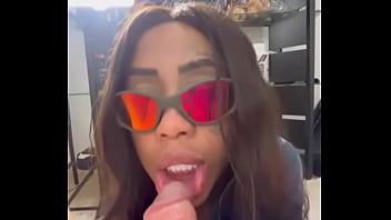 Preview 3 of Fucks Hot Granny - Peguei o macho da minha amiga falsa,  mamei ele gostoso,  que ele gozou na minha boquinha