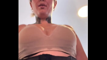 Preview 1 of Tied Up Wife Cuckold Gangbang - Influencie famosa n&atilde_o percebe que foi treinar de suti&atilde_ na academia!Os marombas passava e ficava olhando ela toda molhadinha que escorria pelas pernas at&eacute_ a buceta molhar.