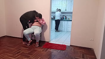 Preview 2 of Cuckhold Fucked - follandome a mi hermanastra mientra su esposo esta en la cocina lavando los platos sin darse de cuenta