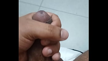 Preview 4 of Cewek Bulu Pantat - Piroca cabe&ccedil_uda no trabalho