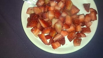 Preview 2 of Rare Video White - Fresas con mecos