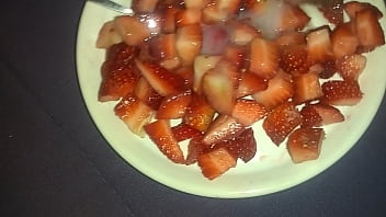 Preview 4 of Rare Video White - Fresas con mecos