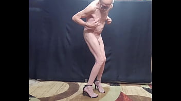 Preview 2 of Kobe Supprise - Busy-Bottom with more Naked Dancing for your pleasure
