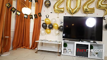 Preview 1 of Policeman Seks - Ending The Year With A Bang With Step Mom! | PervMa