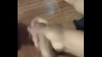 Preview 2 of Seachcosete Ibarra - Policia Ecuatoriano se saca leche para mi