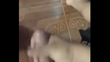 Preview 1 of Seachcosete Ibarra - Policia Ecuatoriano se saca leche para mi