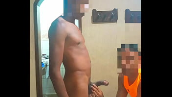Preview 1 of Voda Chuche - Esse &eacute_ o J&uacute_nior,   meu primo 24 anos.  Aos 18 aprendeu a meter num cu,  ensinei.  Passou aproximadamente  um ano me arrombando de todas as maneiras poss&iacute_veis.  Hoje casadinho com mulher,  vez ou outra volta para comer o meu cuzinho!