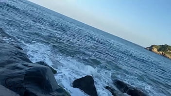 Preview 4 of Mia Kolipa Pussy Sucking - Sexo quente de ver&atilde_o em uma praia paradis&iacute_aca com Rico Marlon e o an&ocirc_nimo dotado.