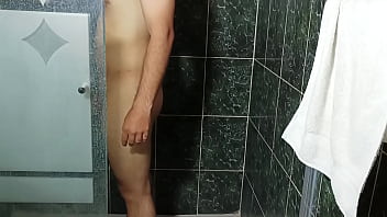 Preview 1 of Indonesia Sequrting Pendek - My swingersamateur40 stepmom fucks me in the shower,  risky sex when daddy teleworks.